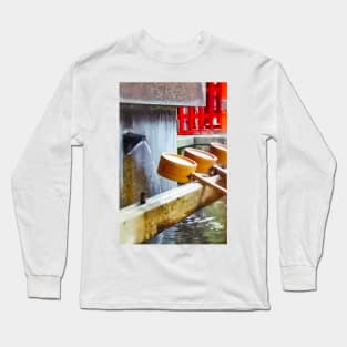 Photography - Washing your hands Long Sleeve T-Shirt